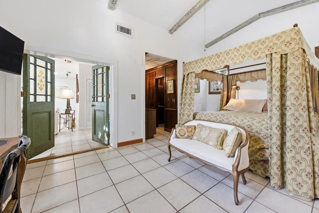 Photo of 281 Granada Road