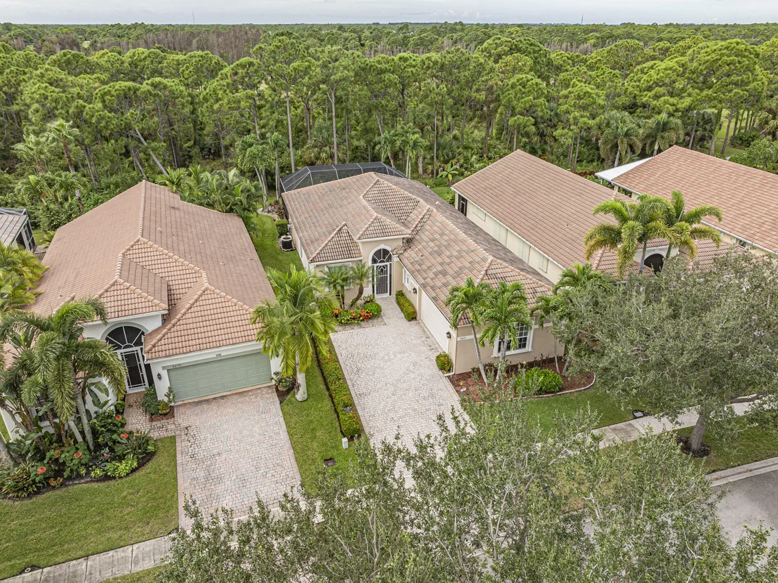 Photo of 6871 SE Twin Oaks Circle