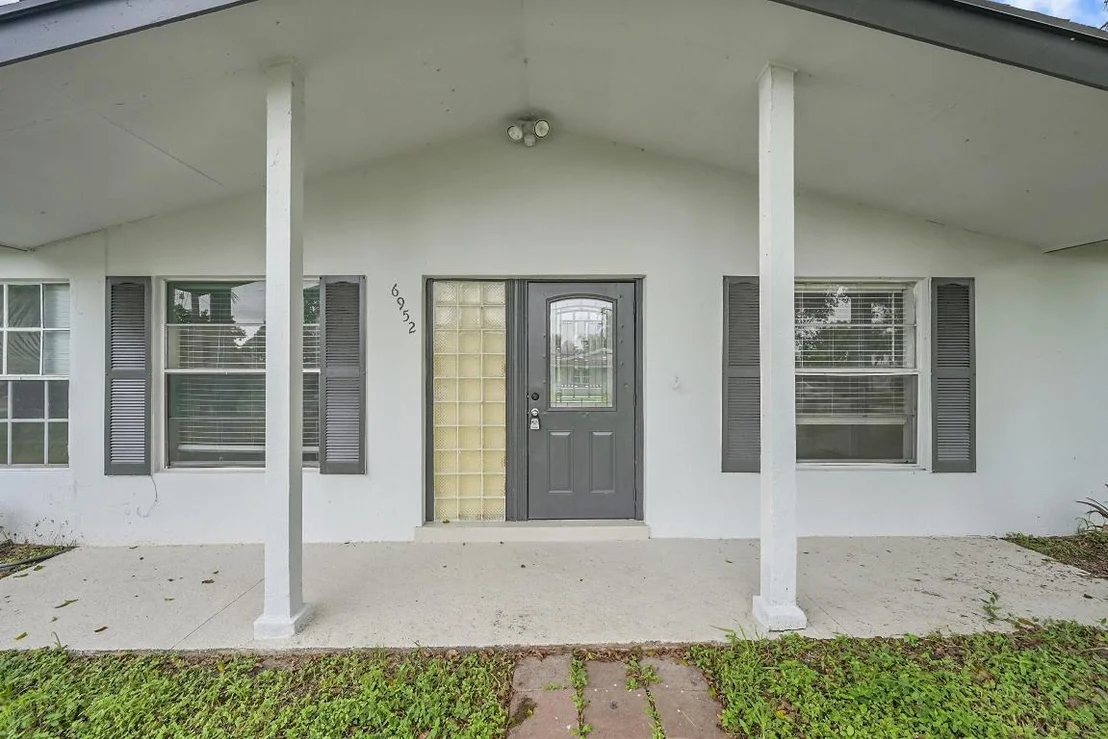 Photo of 6952 Tradewind Way