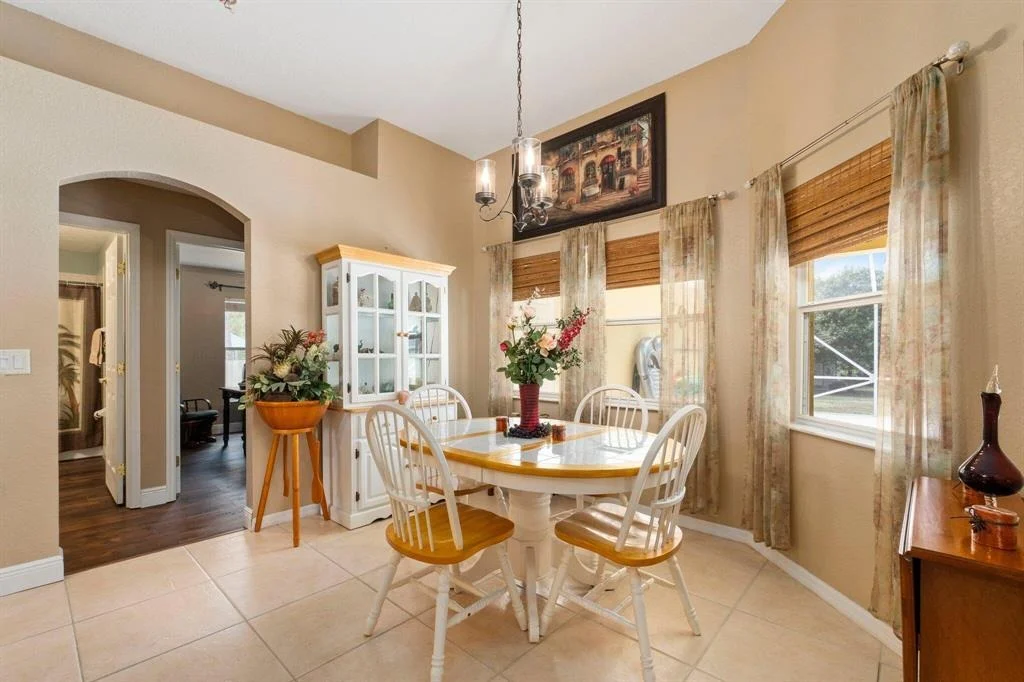 Photo of 5501 Pinetree Drive
