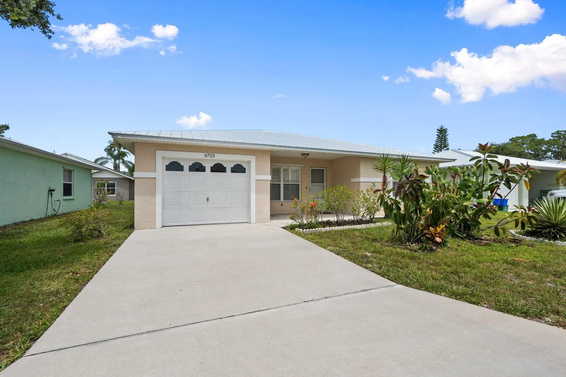 Photo of 6725 Tulipan