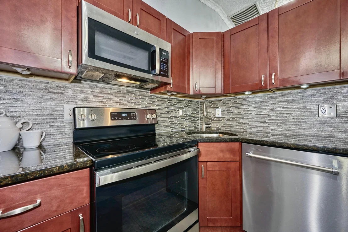 Photo of 1099 W 13th Square