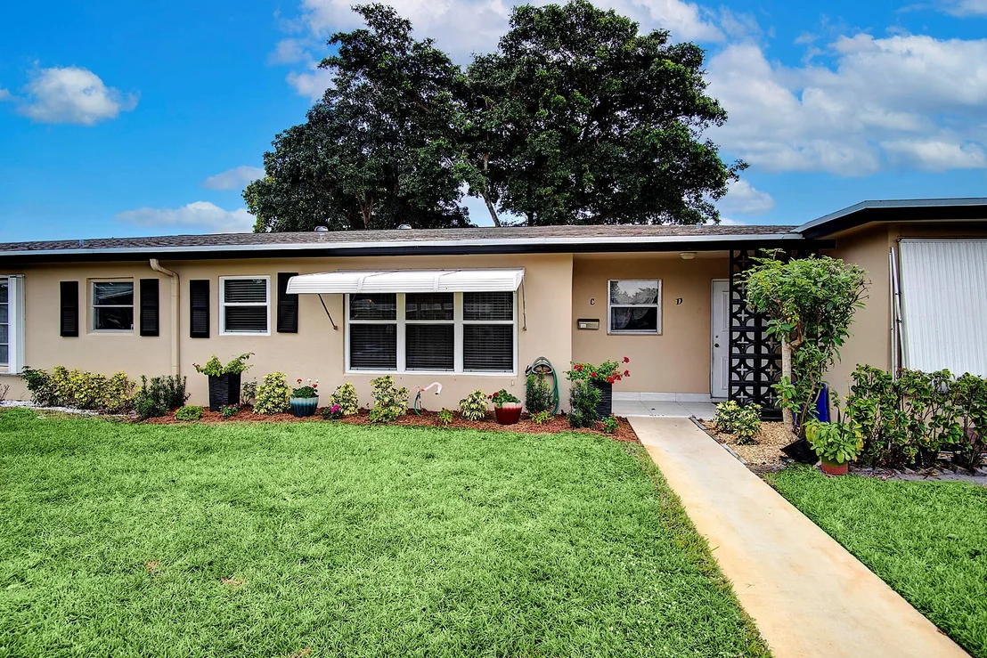 Photo of Unit C at 947 Circle Drive