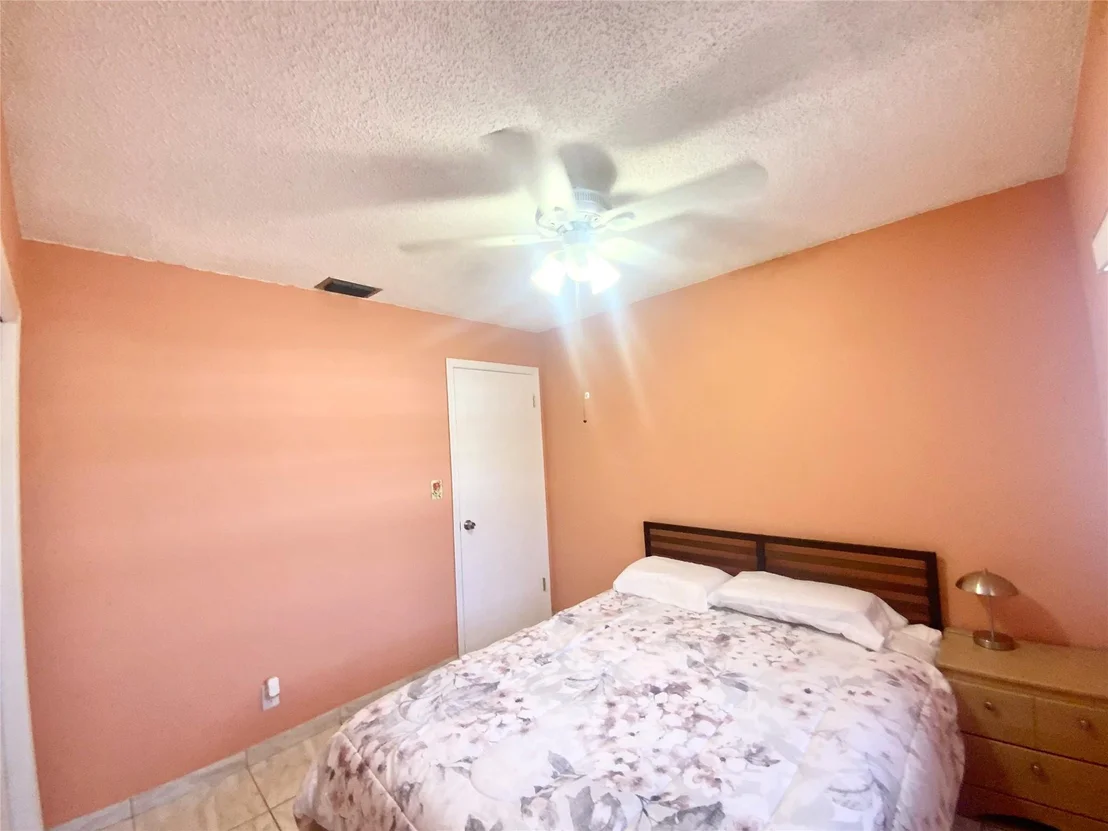 Photo of 1104 Pinehurst