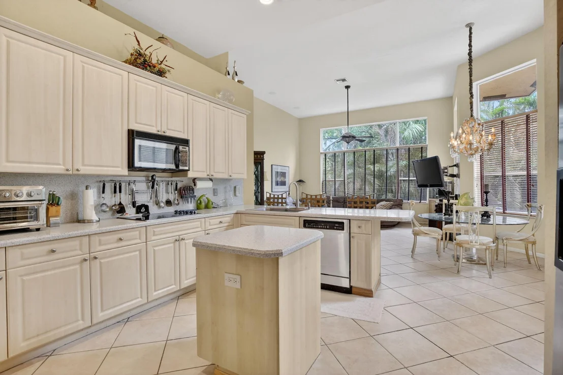 Photo of 8106 N Savannah Circle