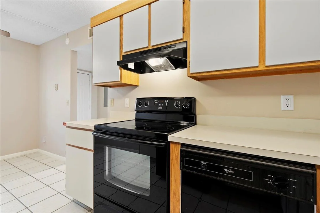 Photo of Unit C at 301 Pinecrest Circle