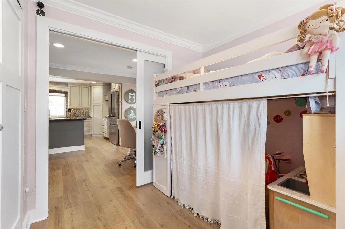 Photo of 811 SE 4th Avenue