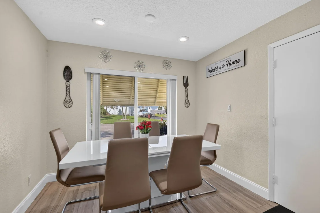 Photo of 7099 PINE MANOR Drive