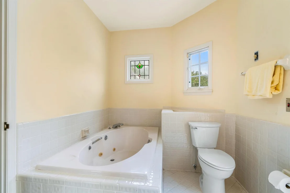 Photo of 1086 Winding River Road