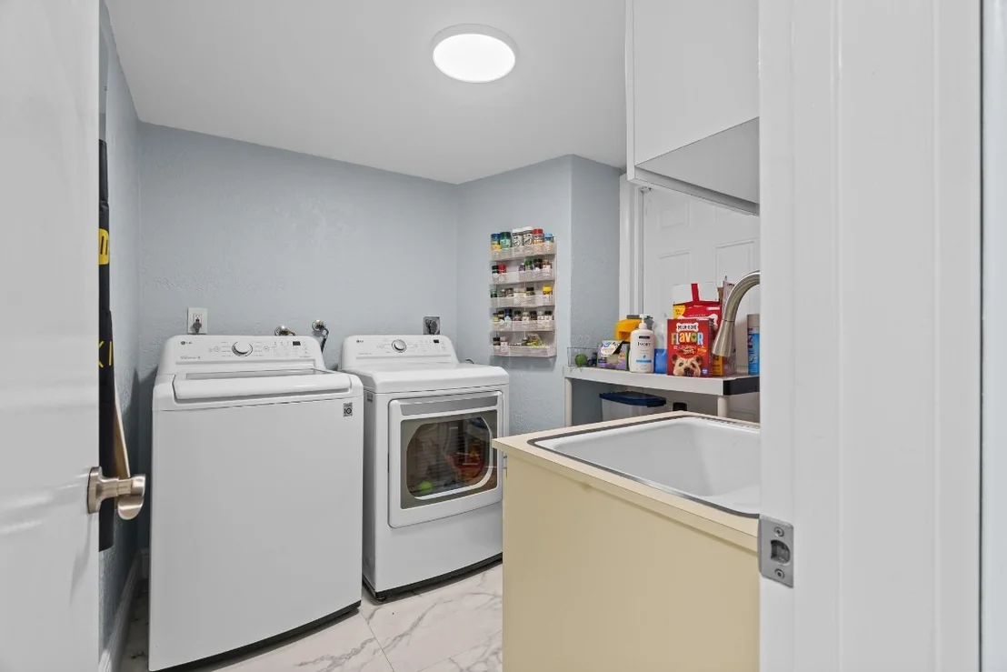 Photo of 5100 Yellow Pine Lane