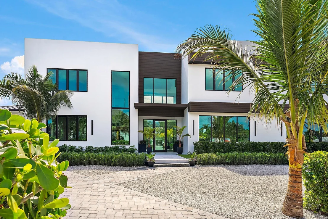 Photo of 706 Lakeside Circle