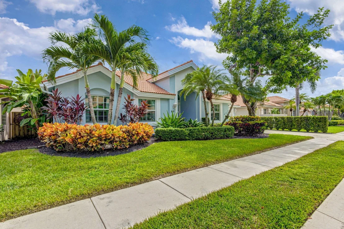 Photo of 271 Eagleton Estates Boulevard