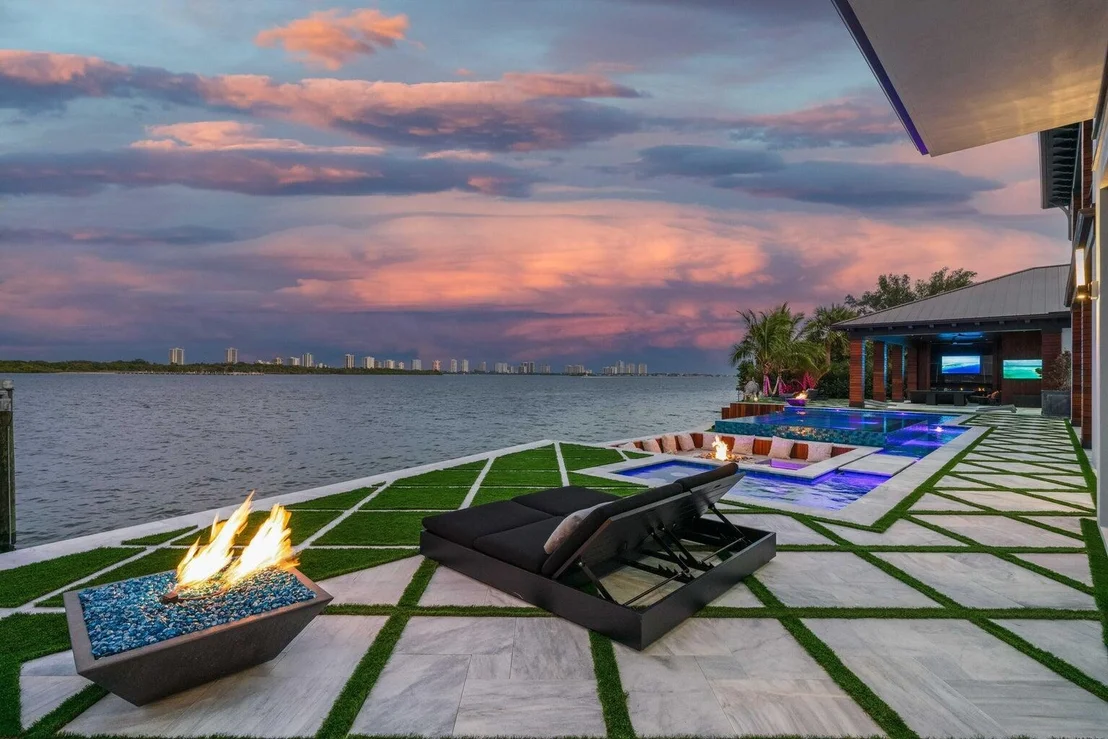 Photo of 712 Lakeside Circle