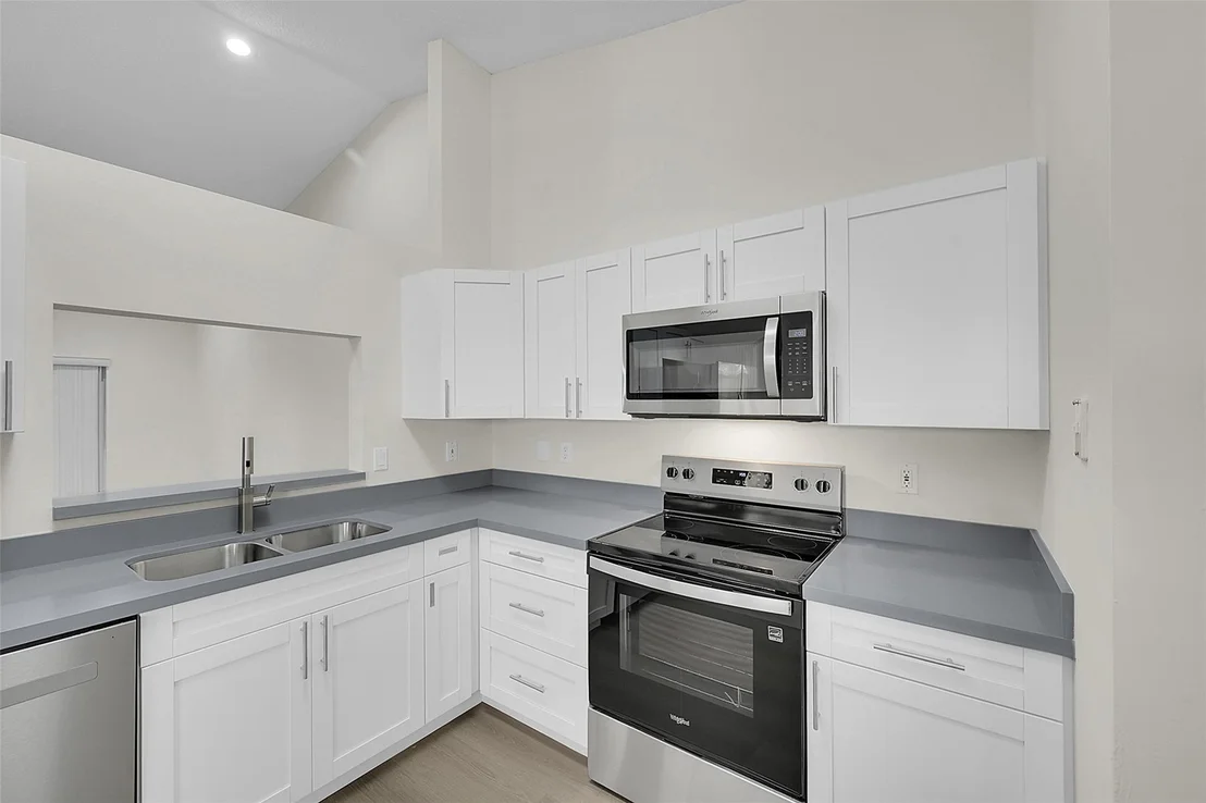 Photo of 6141 Heliconia Road