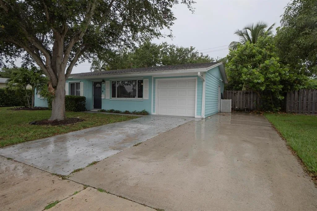 Photo of 716 Juniper Drive