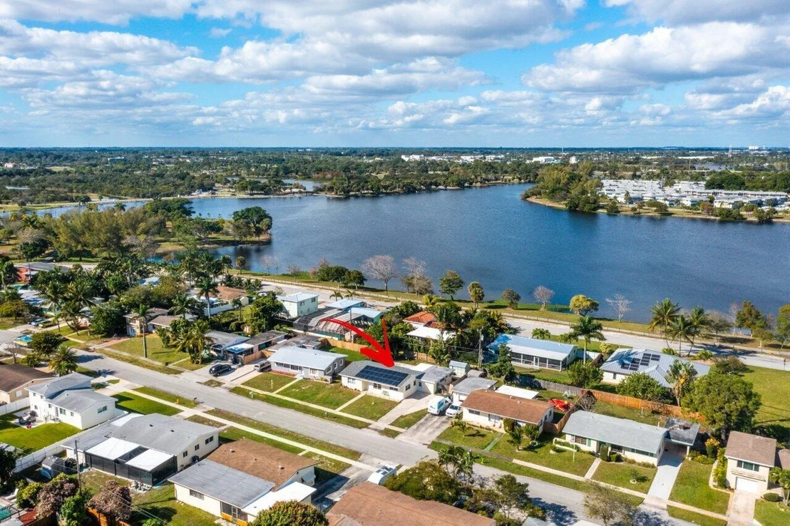 Photo of 1413 Crest Drive