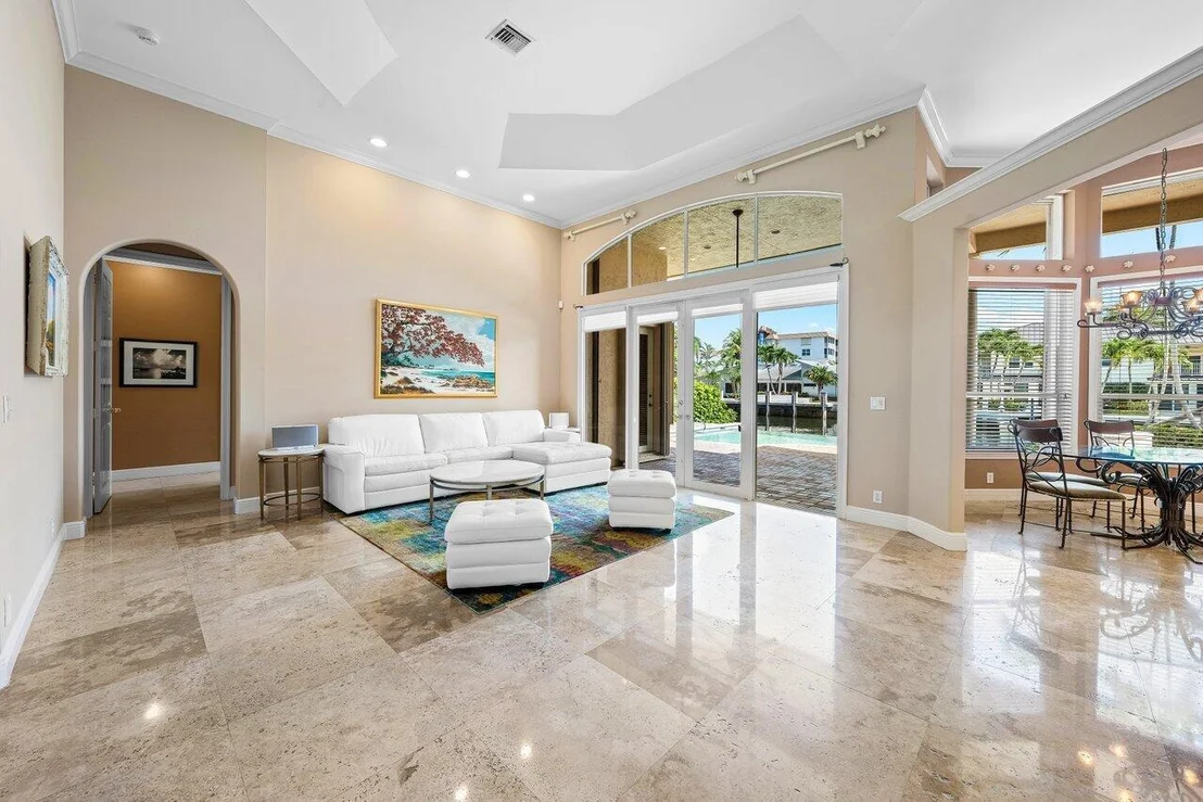 Photo of 923 Hyacinth Drive