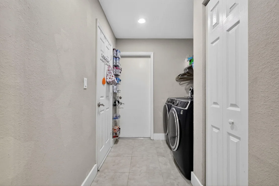 Photo of 2843 Worcester Road