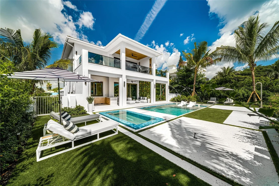 Photo of 6107 N Ocean Boulevard