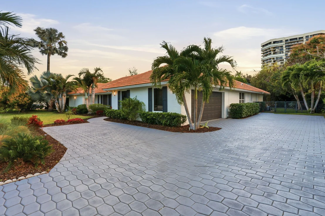 Photo of 2001 Embassy Drive