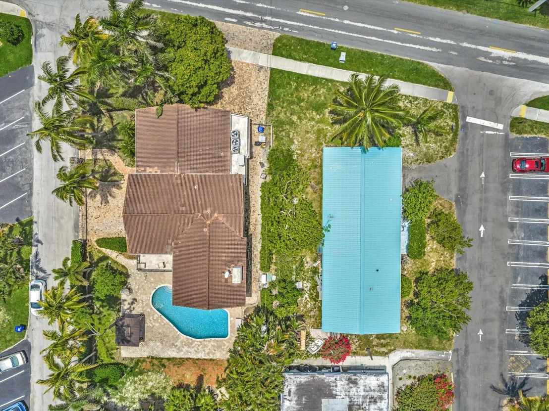 Photo of 518 N Riverside Drive