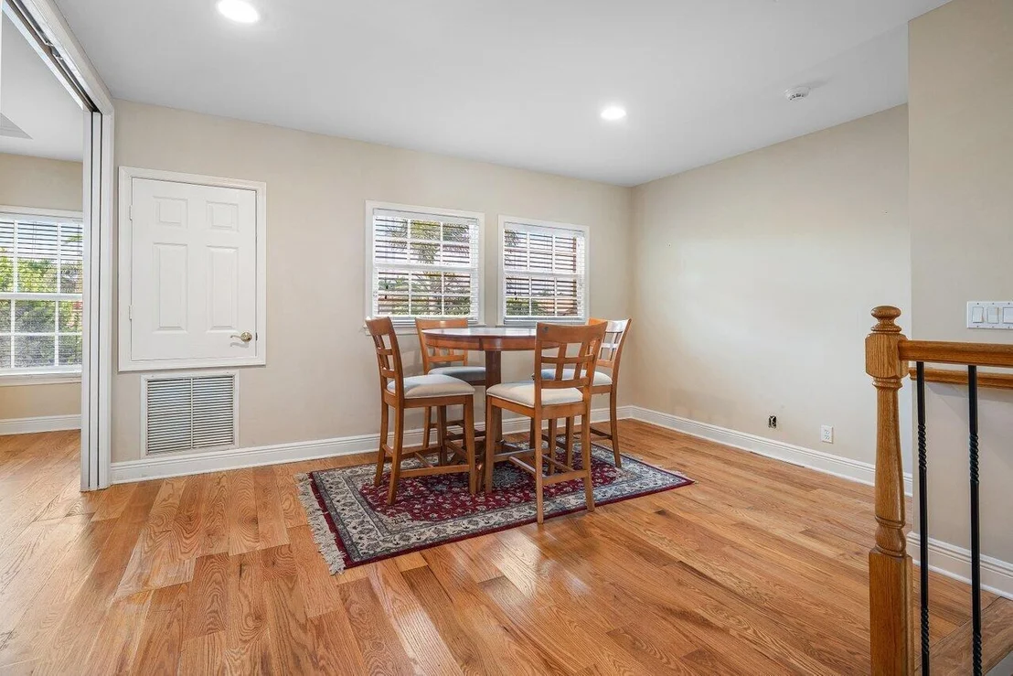 Photo of 923 Hyacinth Drive