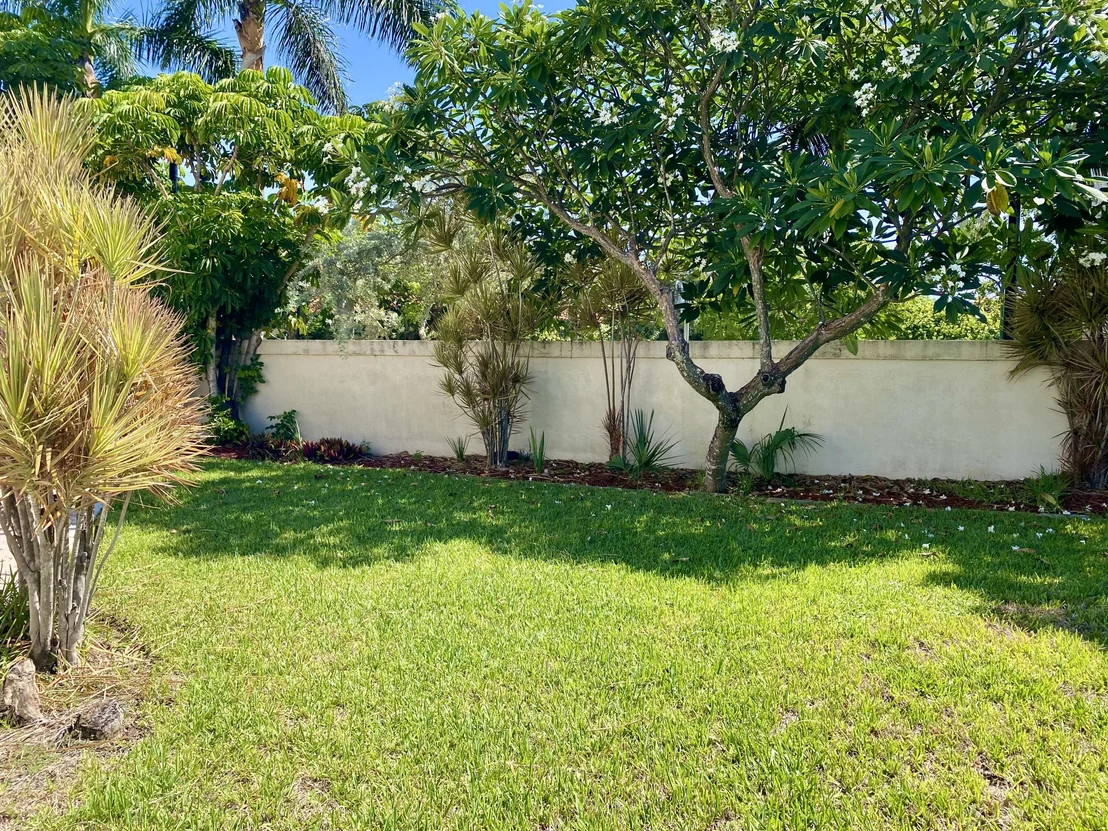Photo of 400 N A1a 122