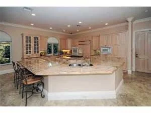 Photo of 942 Allamanda Drive
