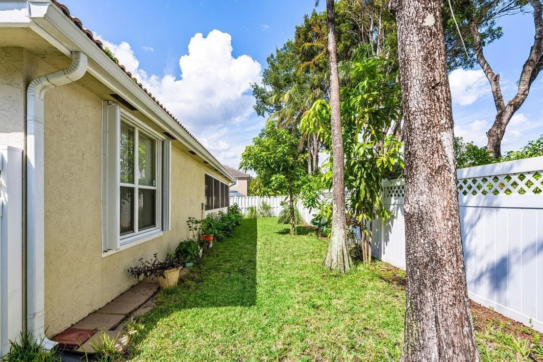 Photo of 5255 NW 95th Avenue