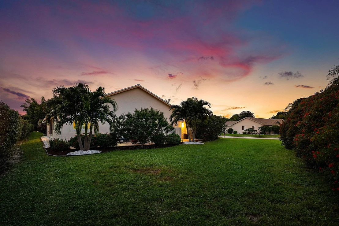 Photo of 2350 Riviera Drive