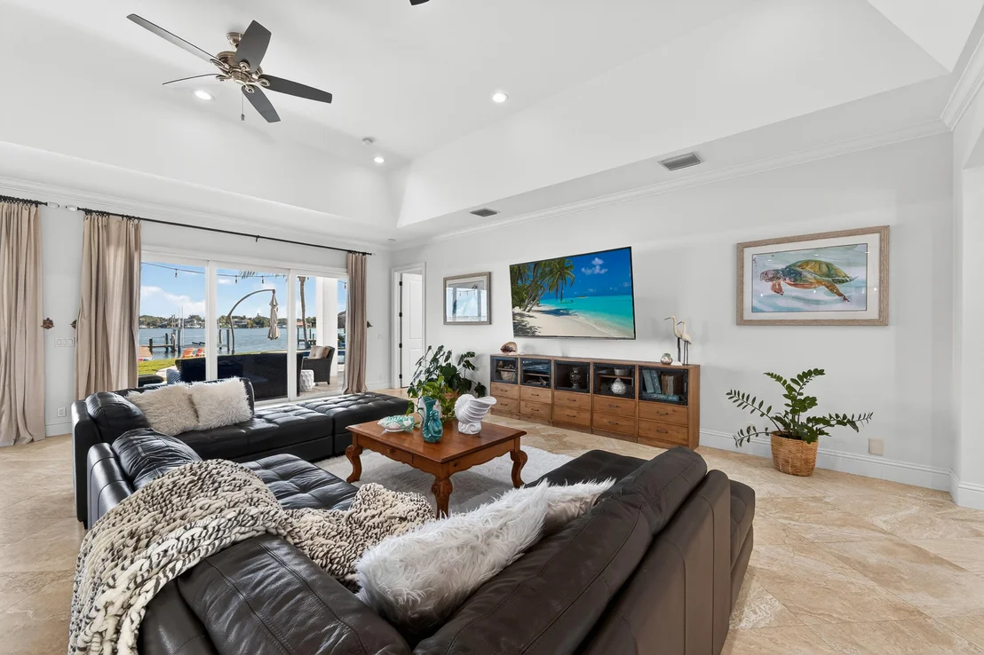 Photo of 954 Dolphin Court