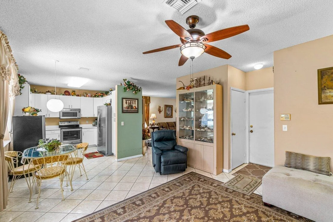 Photo of 7827 Oak Grove Circle