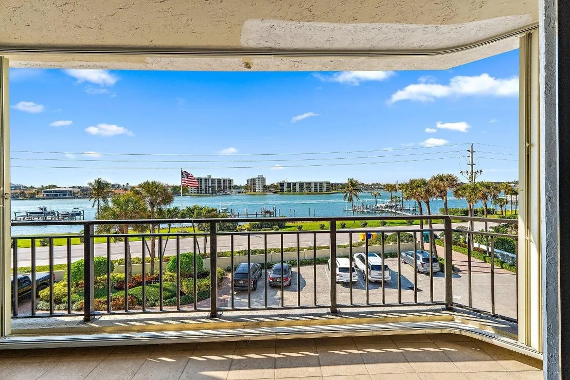Photo of Unit 3D at 19850 Beach Road