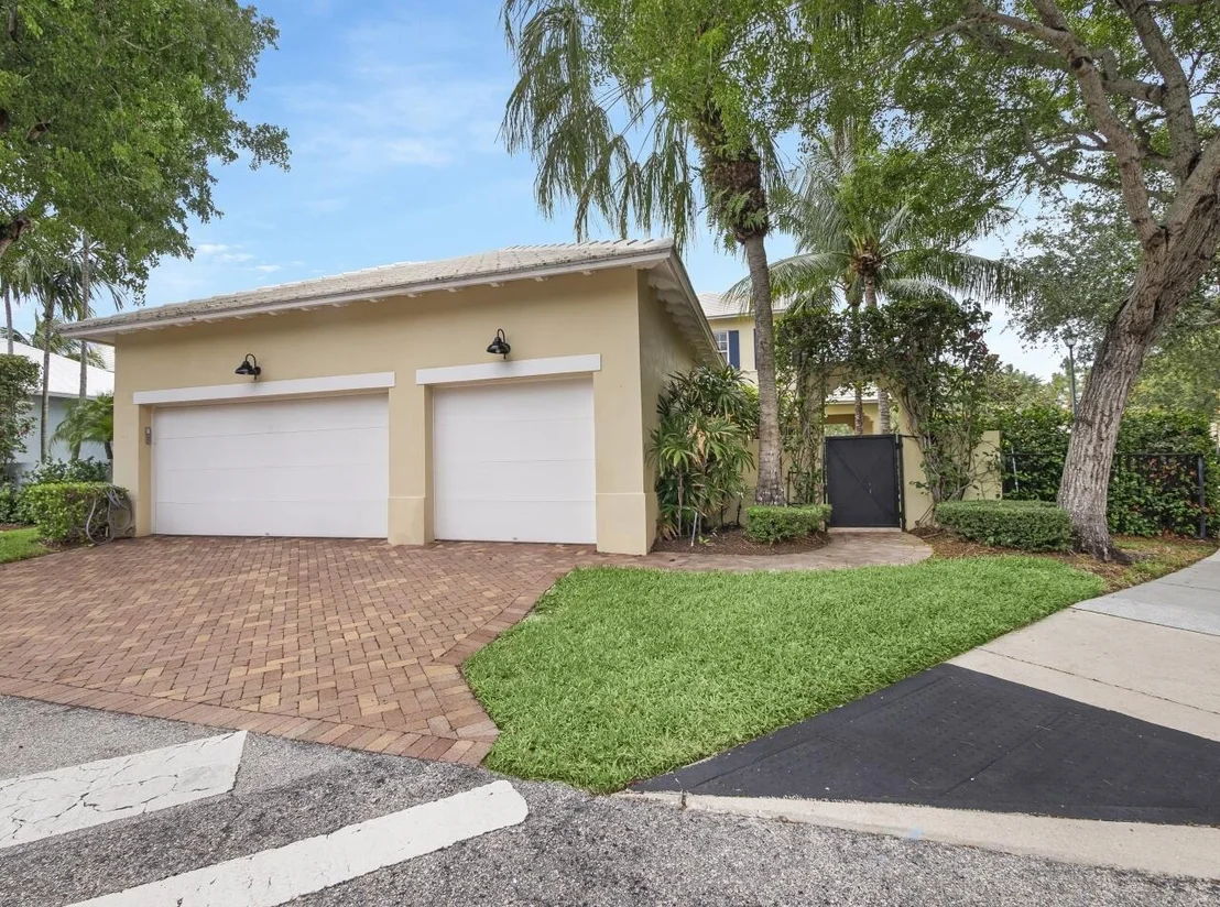 Photo of 206 Botanica Drive