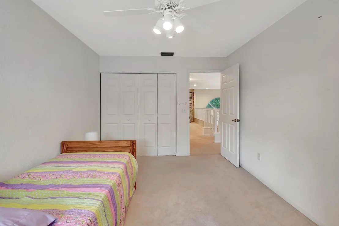 Photo of 7613 Charing Cross Lane