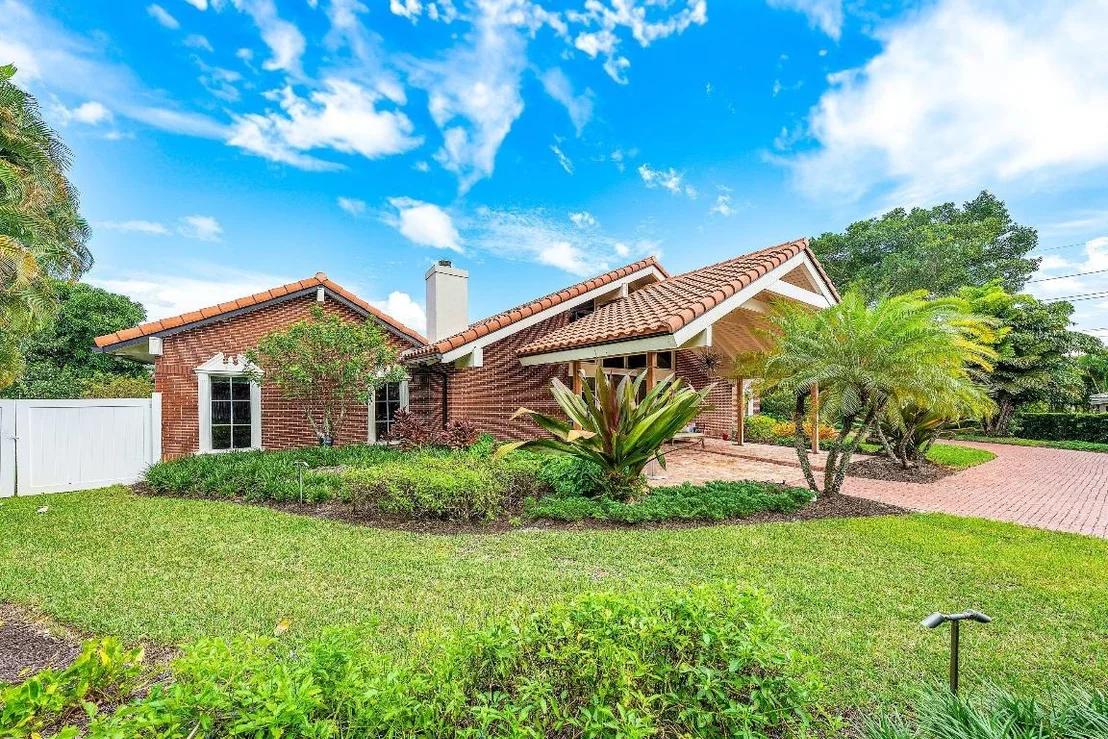 Photo of 6641 Giralda Circle