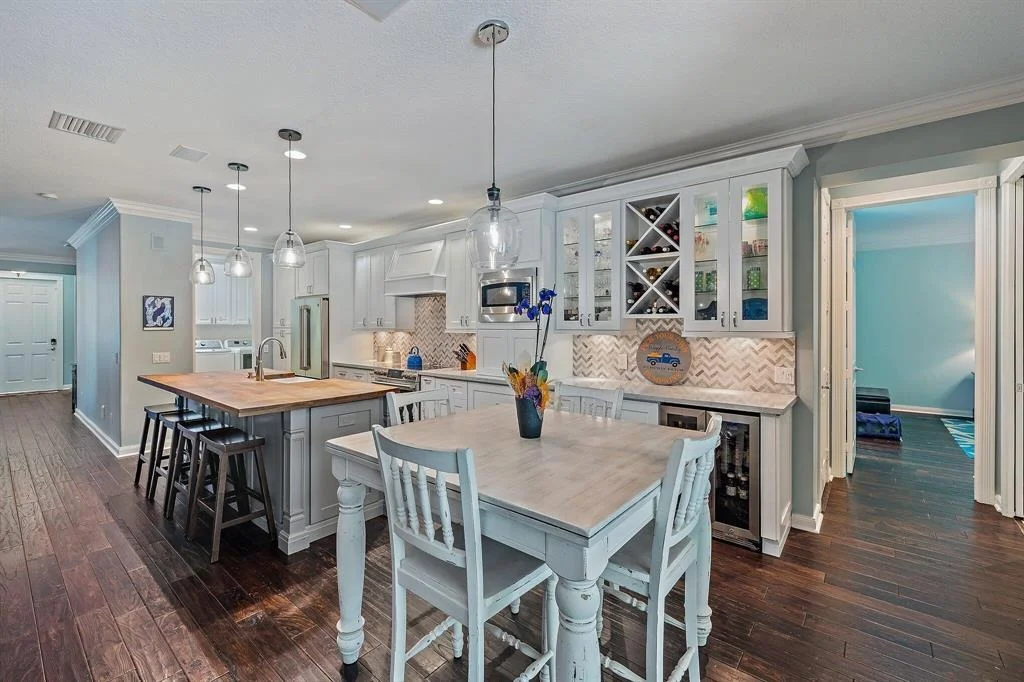 Photo of 338 Caravelle Drive