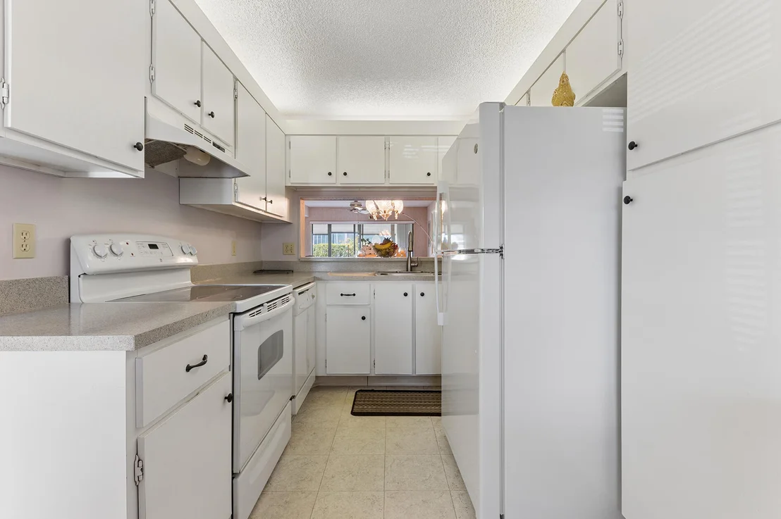 Photo of Unit A at 901 Pinecrest Circle