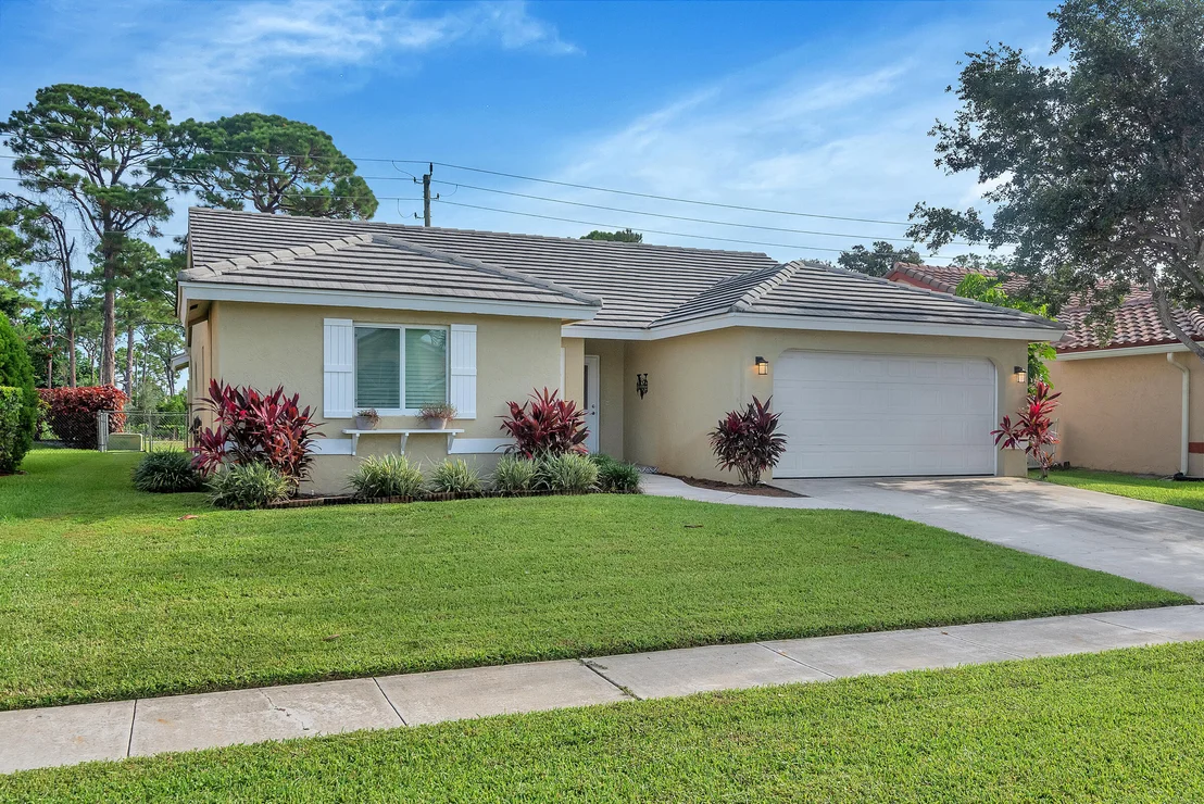Photo of 5161 Rosen Boulevard