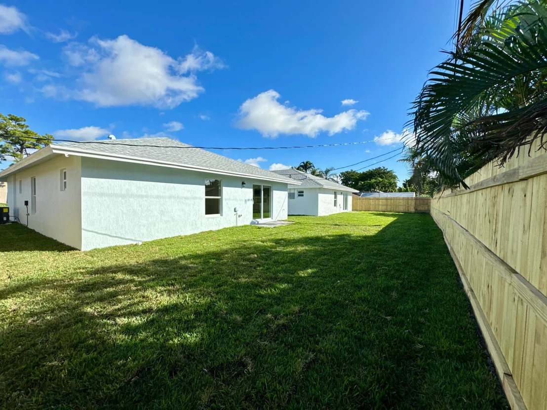 Photo of 4930 Biscayne Drive