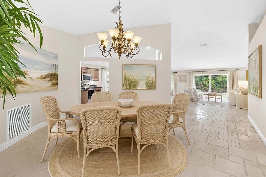 Photo of 523 Canoe Point