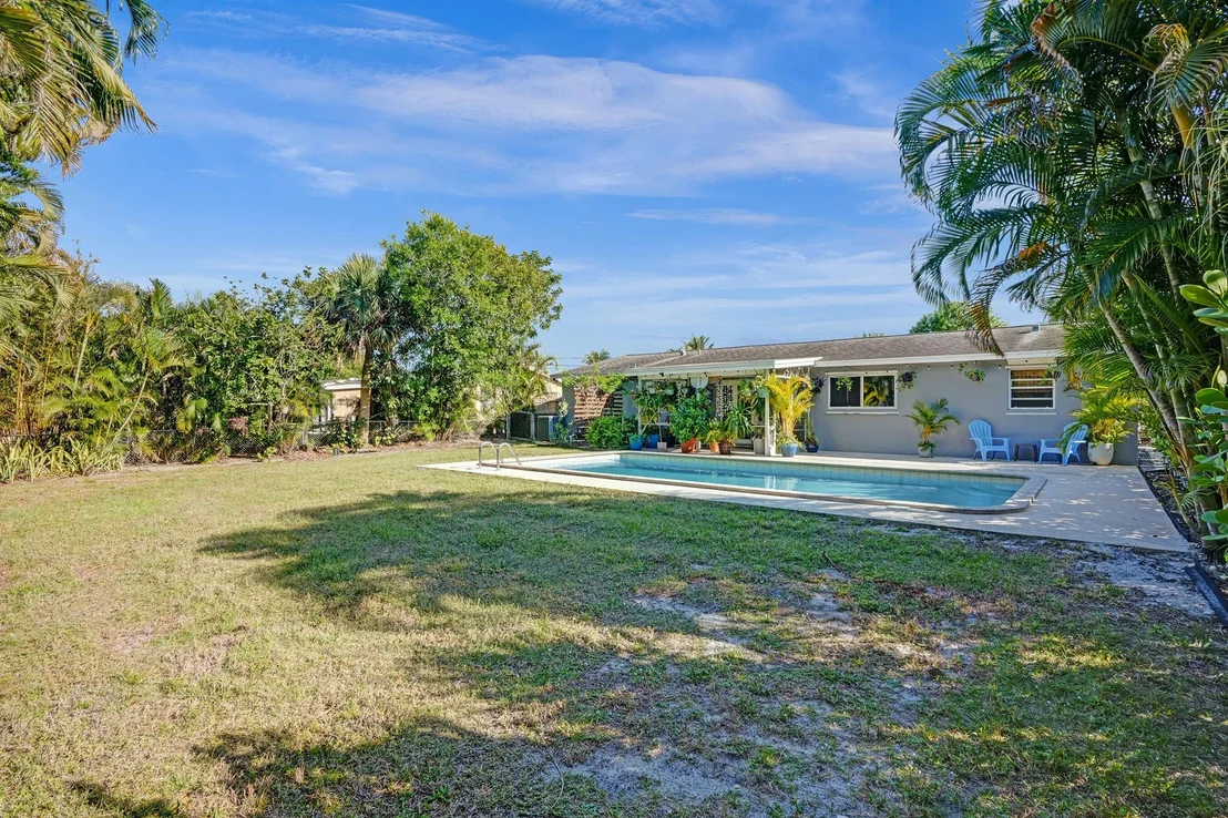 Photo of 715 North Road