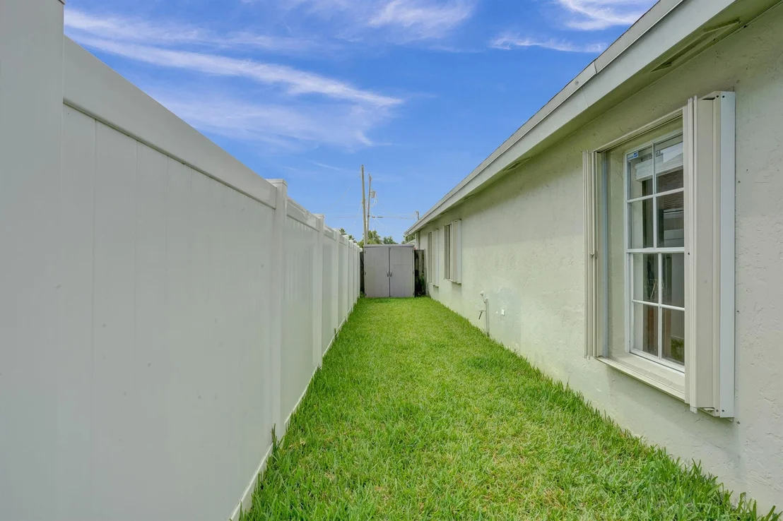 Photo of 6067 Hollywood Street