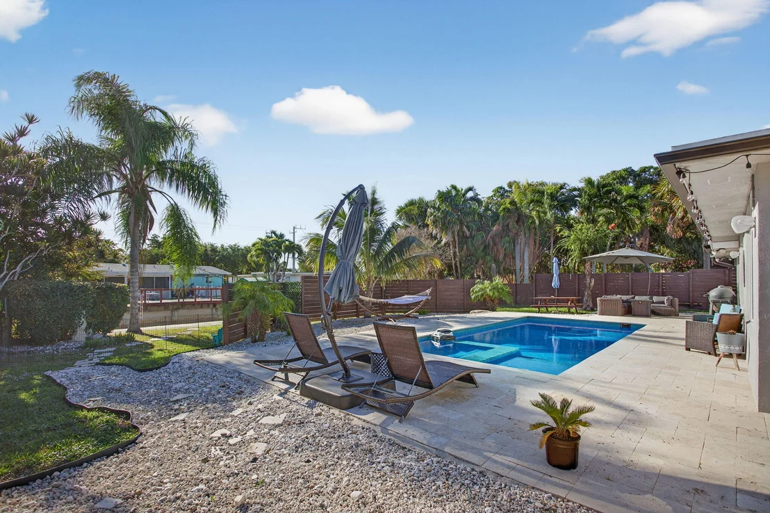 Photo of 1530 W River Drive