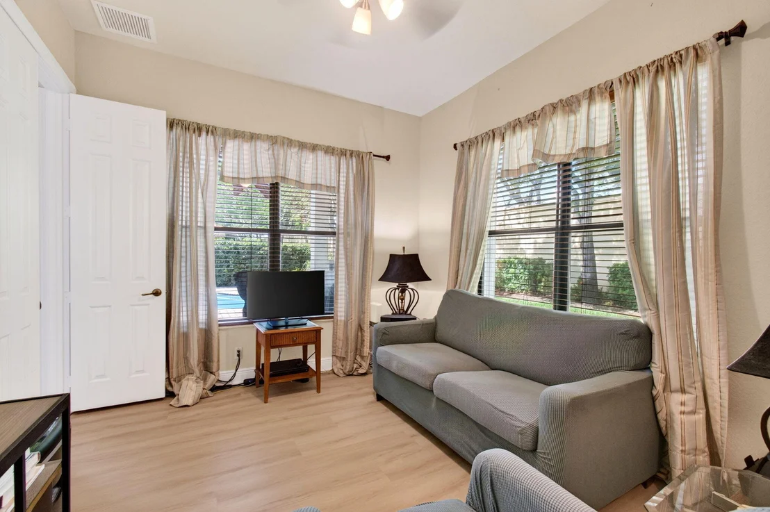 Photo of 16211 Rosecroft Terrace