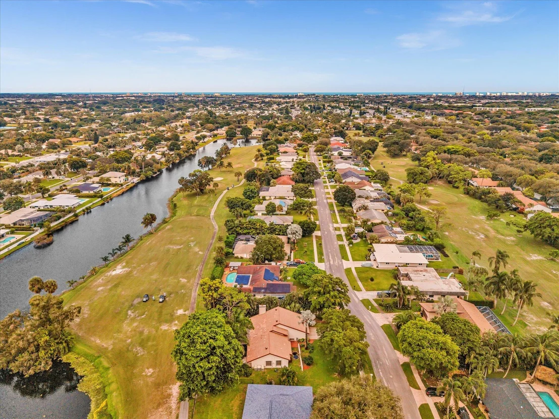 Photo of 3537 Lakeview Drive