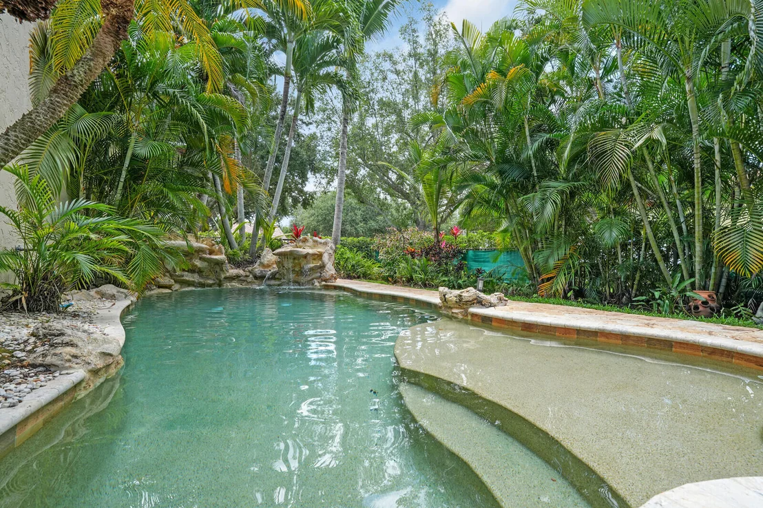 Photo of 471 Oriole Point