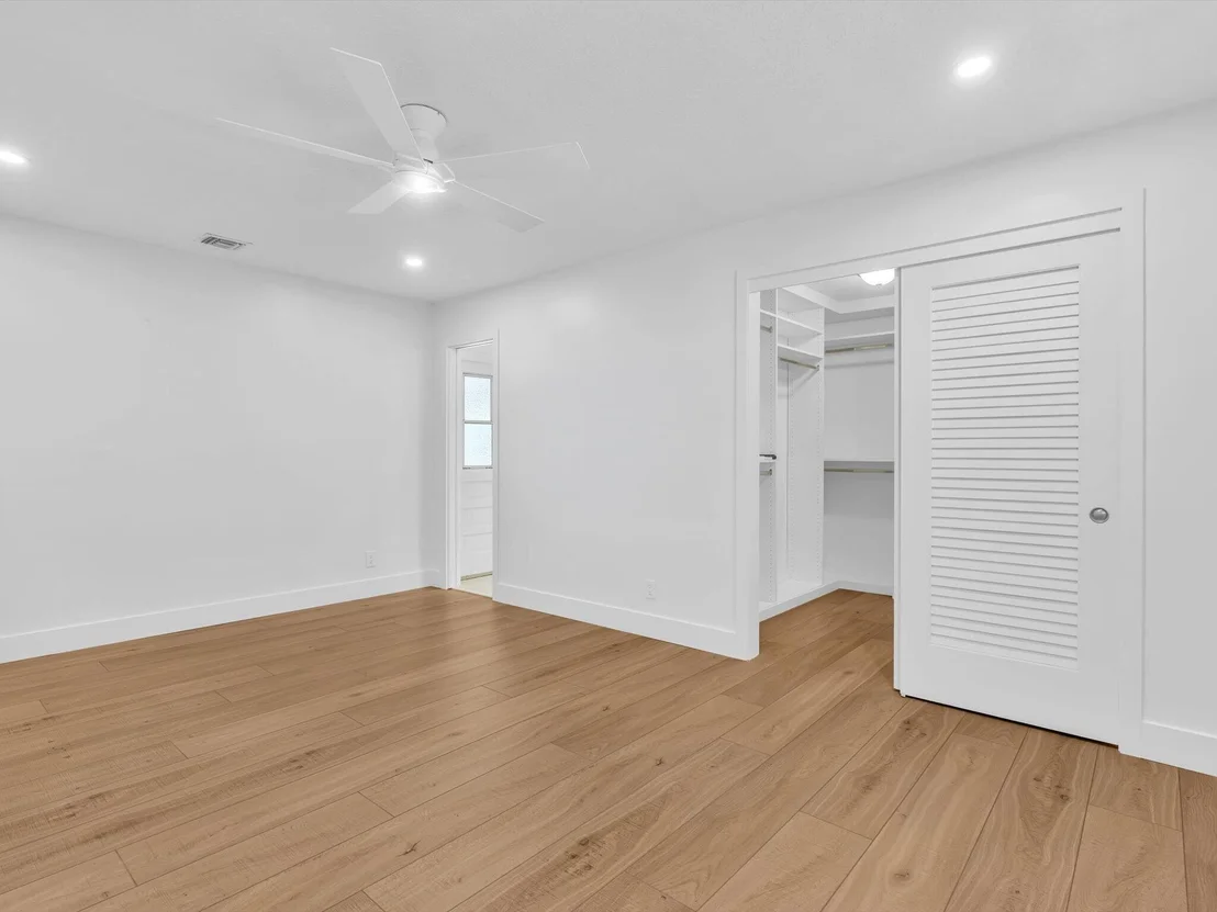 Photo of 3264 Lakeview Drive