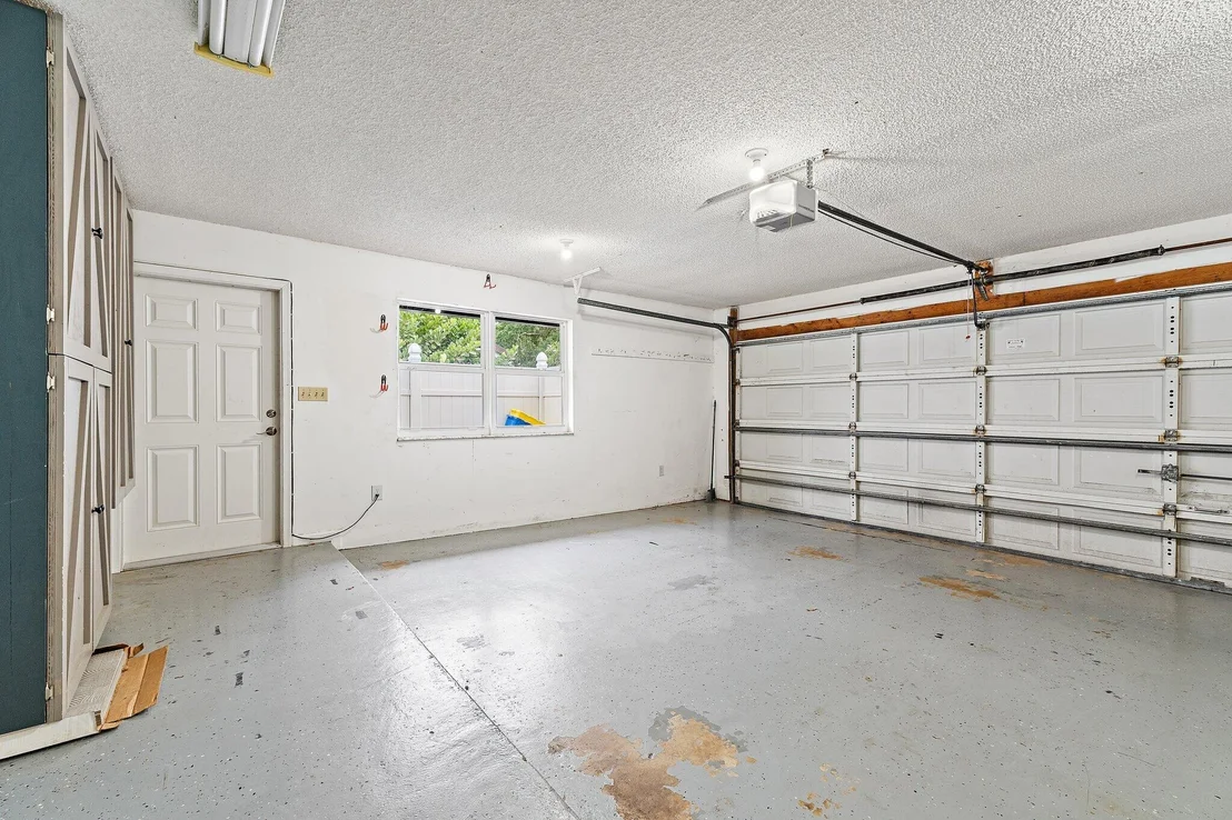 Photo of 18169 Lake Bend Drive