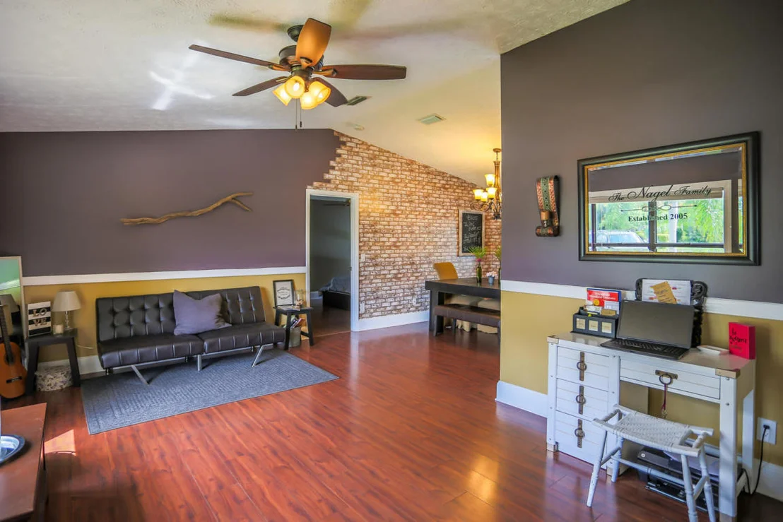 Photo of 701 Kriss Lane